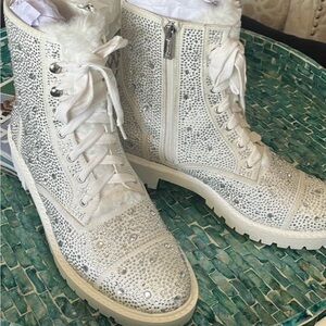 New 8.5 Jessica Simpson white rhinestone sparkly combat Boots